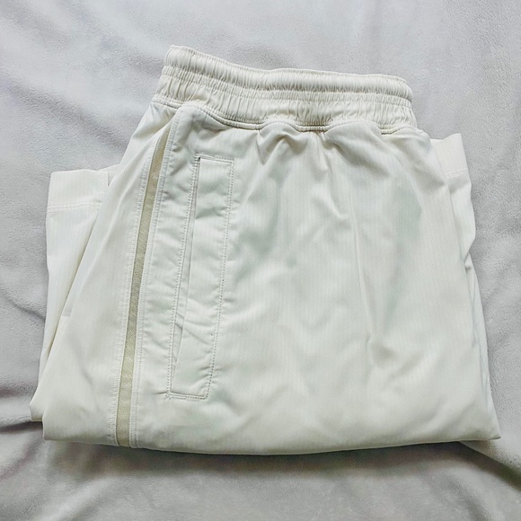 Men's Lululemon Lined Short 9" White size L, no signs of wear - Picture 2 of 5